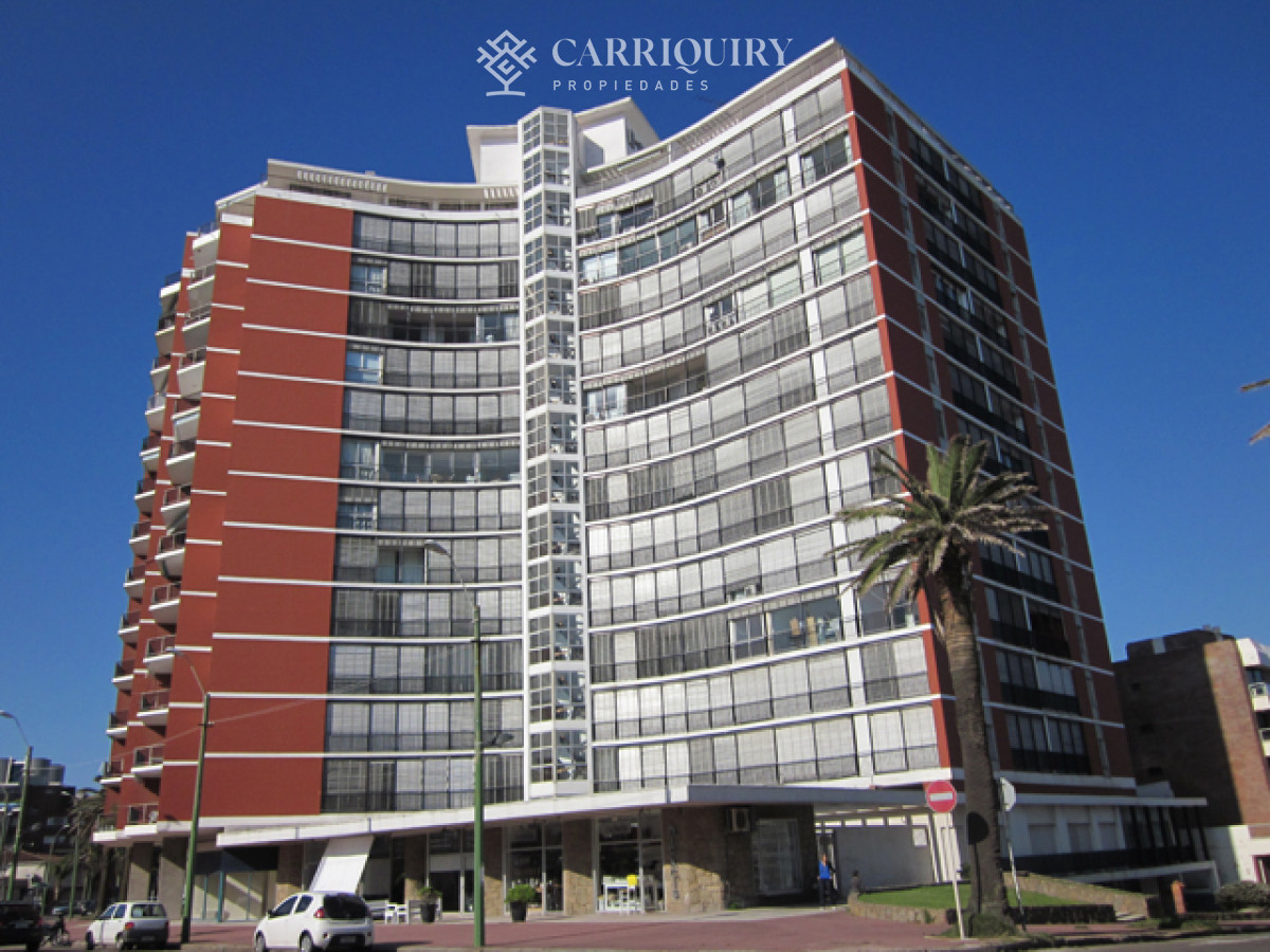 Apartamento ID.10100 - OPORTUNIDAD EXCELENTE APARTAMENTO EN TORRE EMBLEMATICA DE LA PENINSULA 2 DORMITORIOS PUNTA DEL ESTE