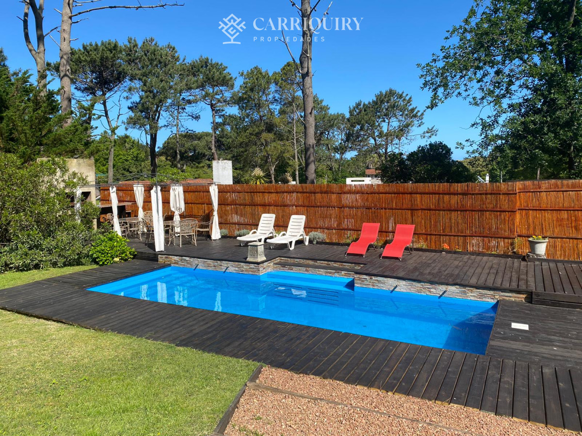 Casa ID.5541 - Casa en Rincón del Indio 5 dormitorios con piscina