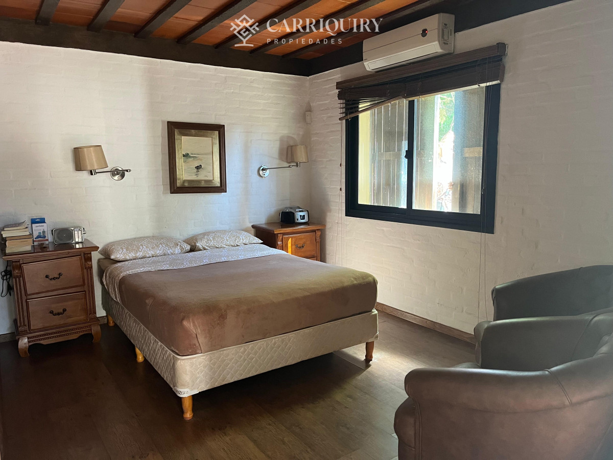 Casa ID.9696 - Alquiler anual ideal uso comercial o familiar .Sobre Avenida Córdoba.