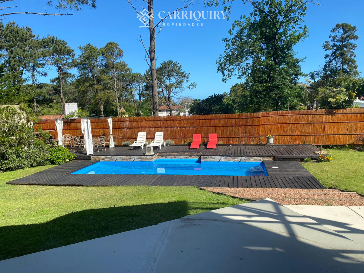Casa ID.5541 - Casa en Rincón del Indio 5 dormitorios con piscina