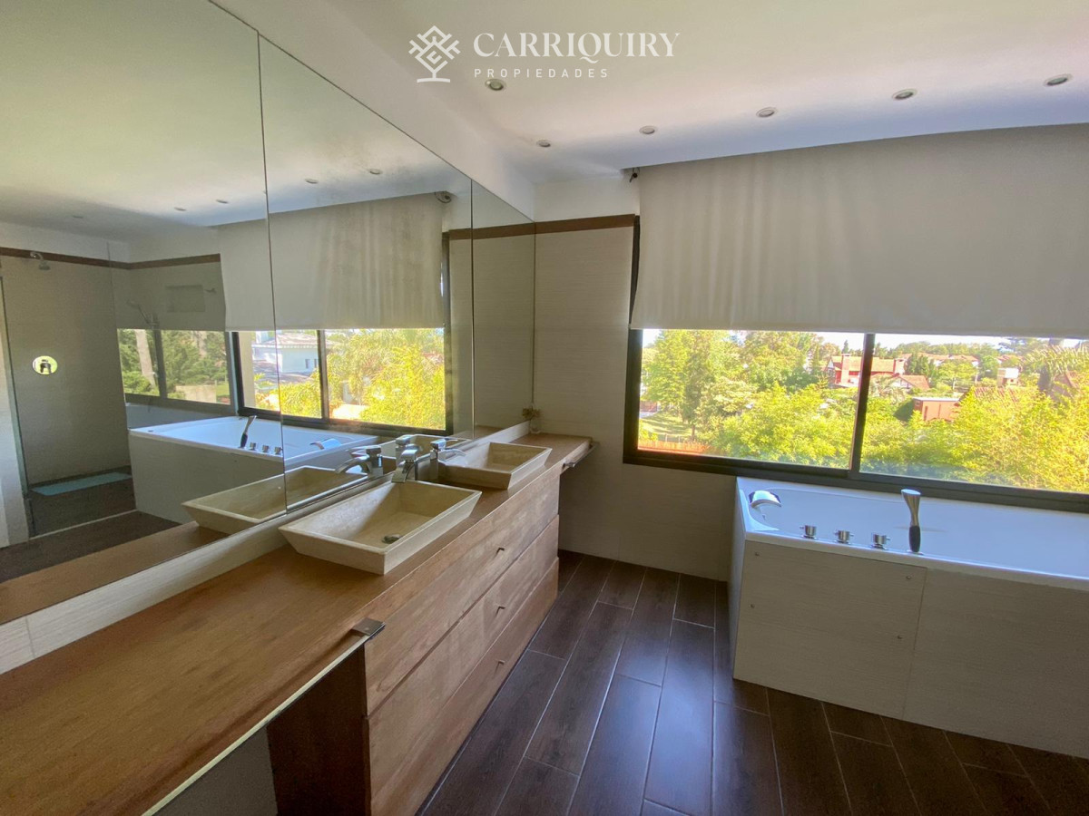Casa ID.5541 - Casa en Rincón del Indio 5 dormitorios con piscina