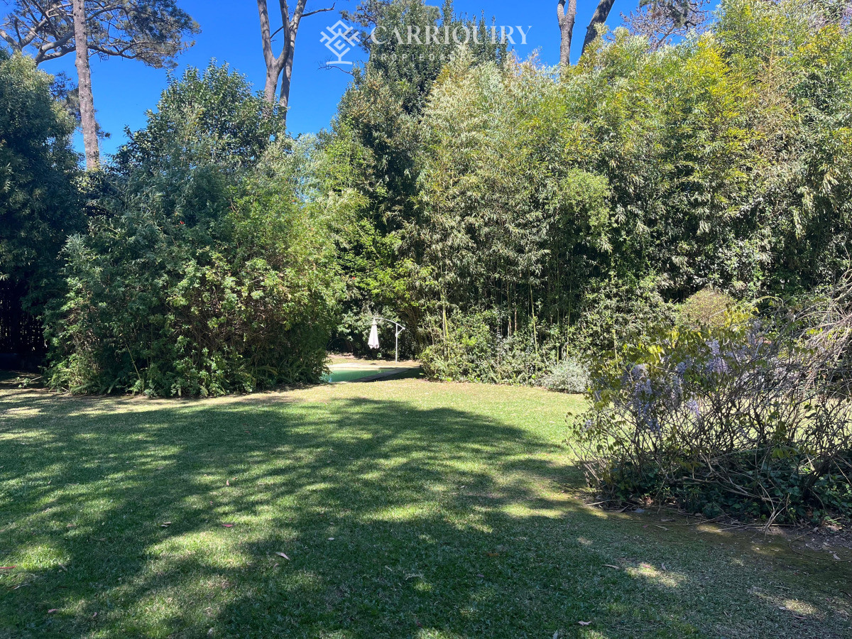 Casa ID.9696 - Alquiler anual ideal uso comercial o familiar .Sobre Avenida Córdoba.