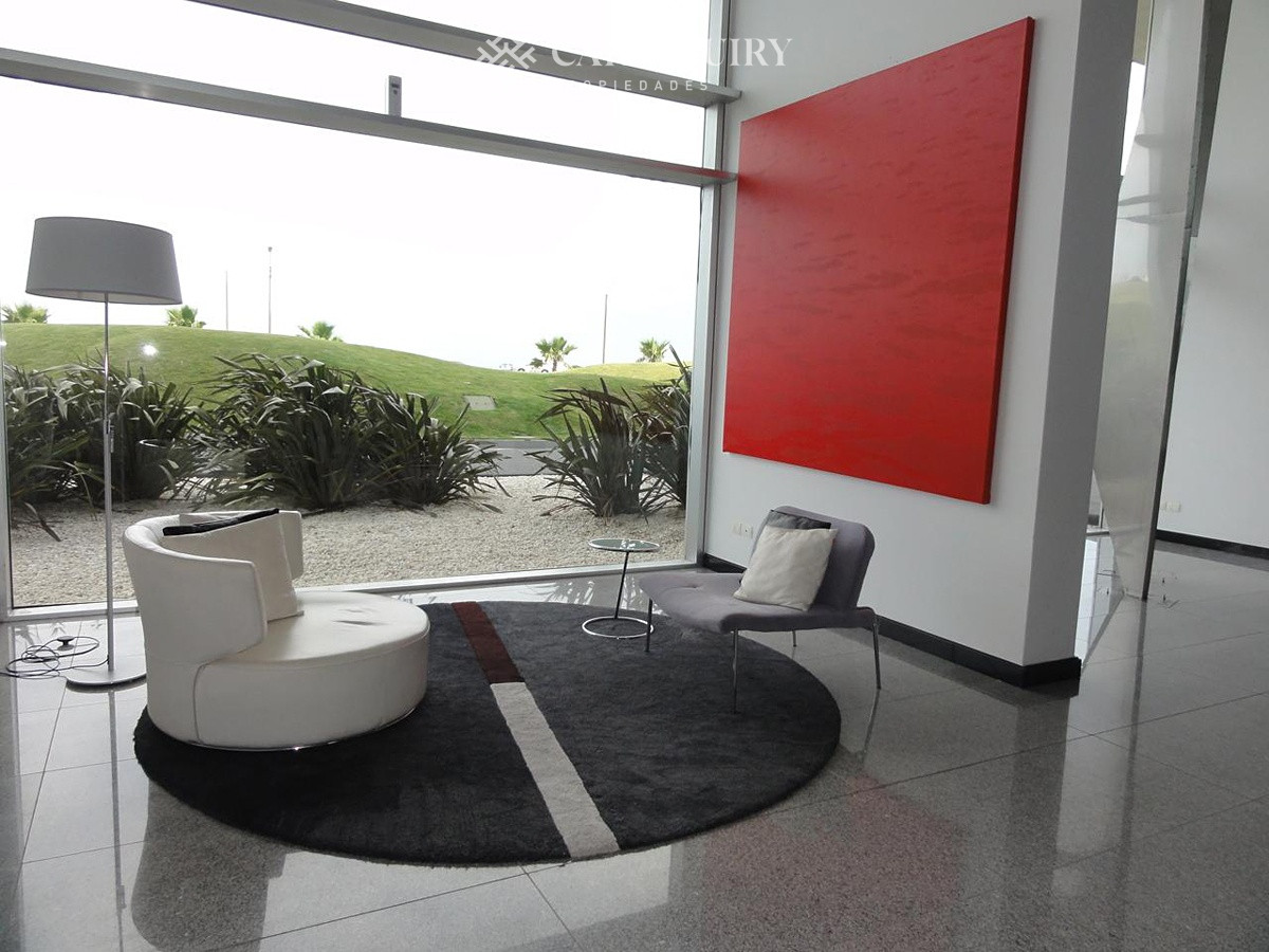 Apartamento ID.6165 - Espectacular apartamento frente a playa Brava en venta y alquiler.