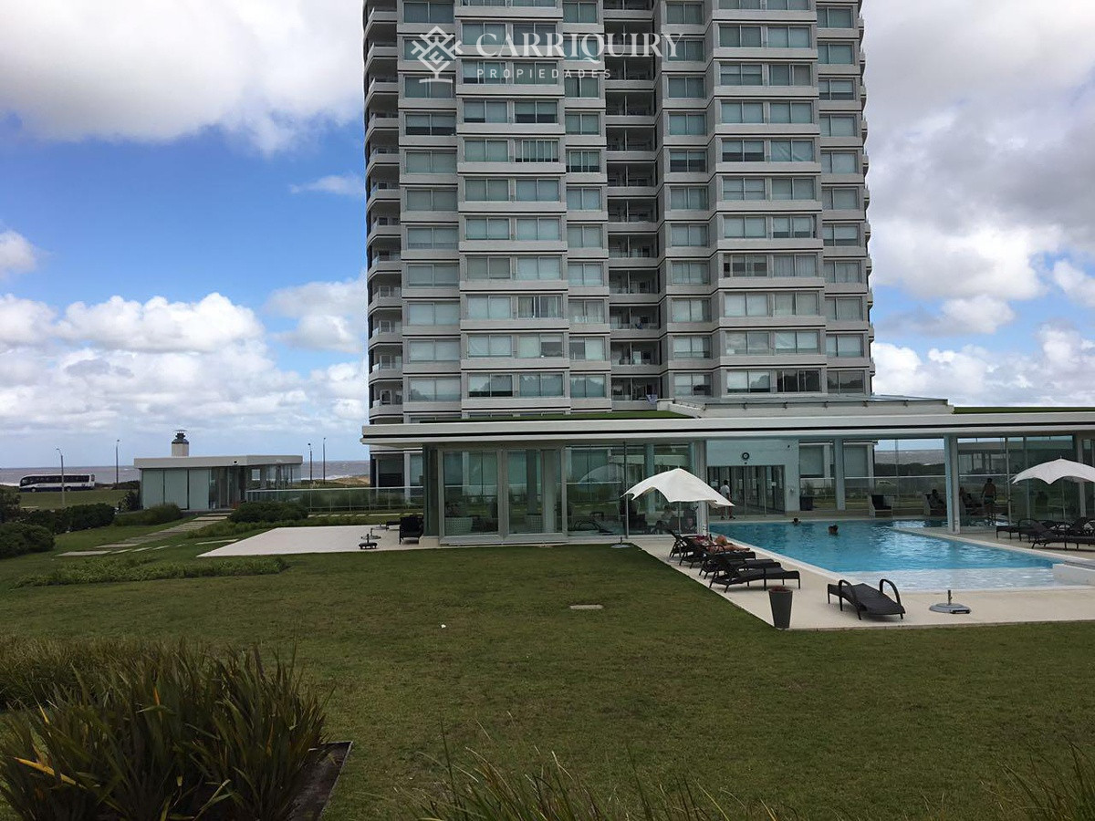 Apartamento ID.6165 - Espectacular apartamento frente a playa Brava en venta y alquiler.