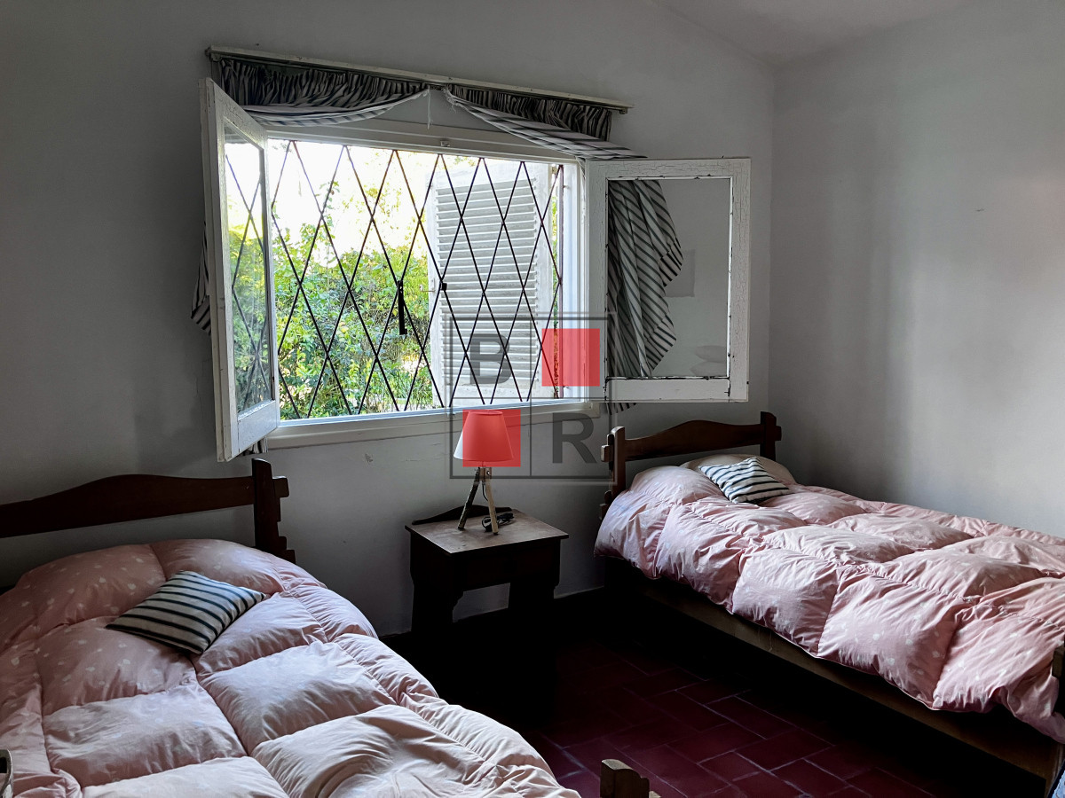 Casa ID.1360 - Oportunidad destacada.Construcción solida sobre muy buen terreno, ubicada en Golf