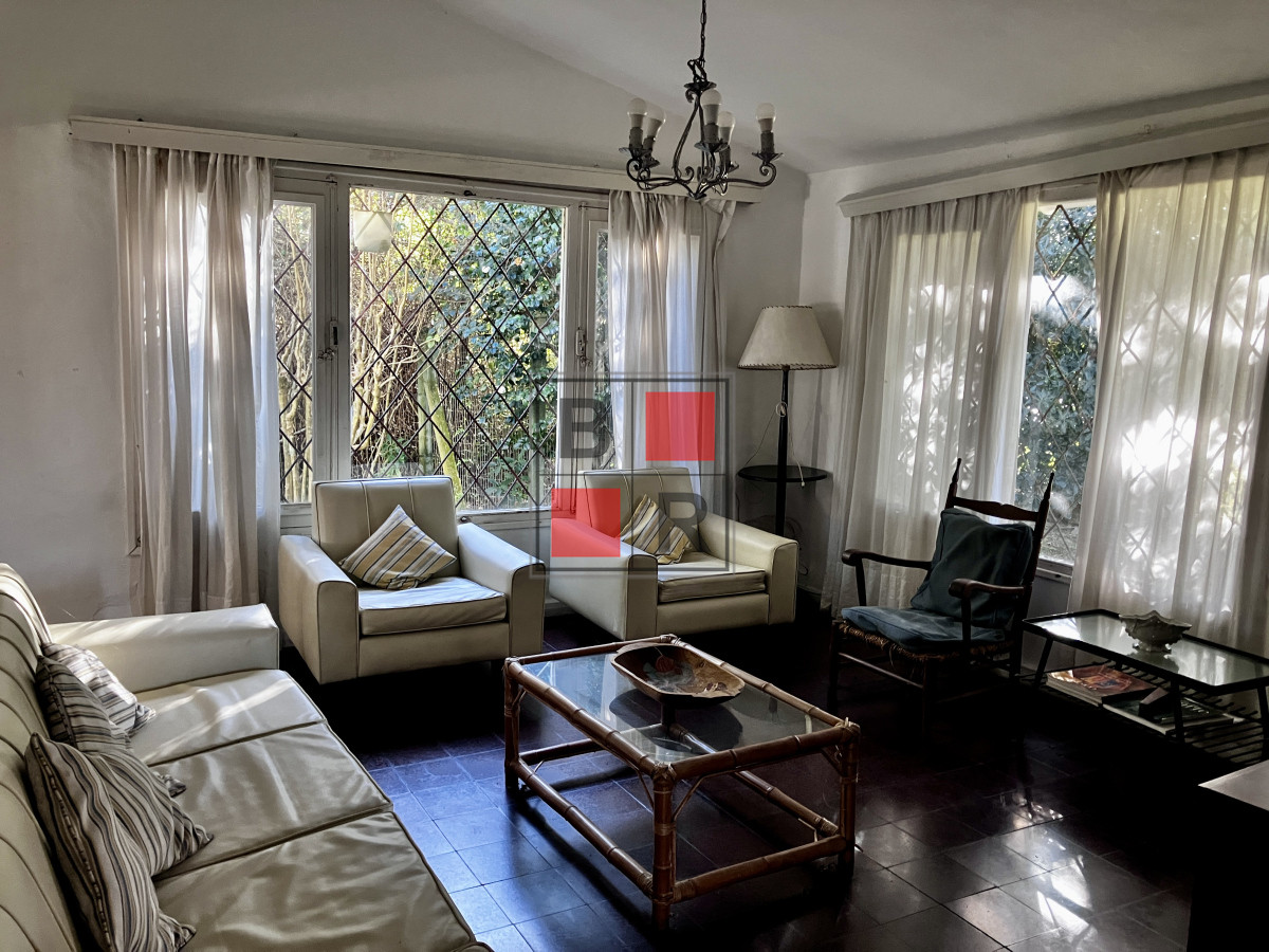 Casa ID.1360 - Oportunidad destacada.Construcción solida sobre muy buen terreno, ubicada en Golf