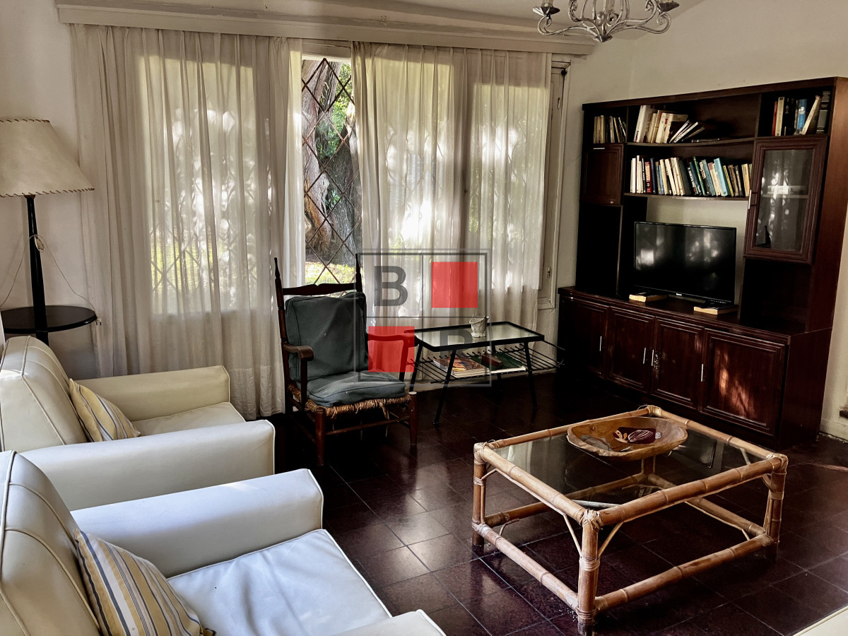 Casa ID.1360 - Oportunidad destacada.Construcción solida sobre muy buen terreno, ubicada en Golf