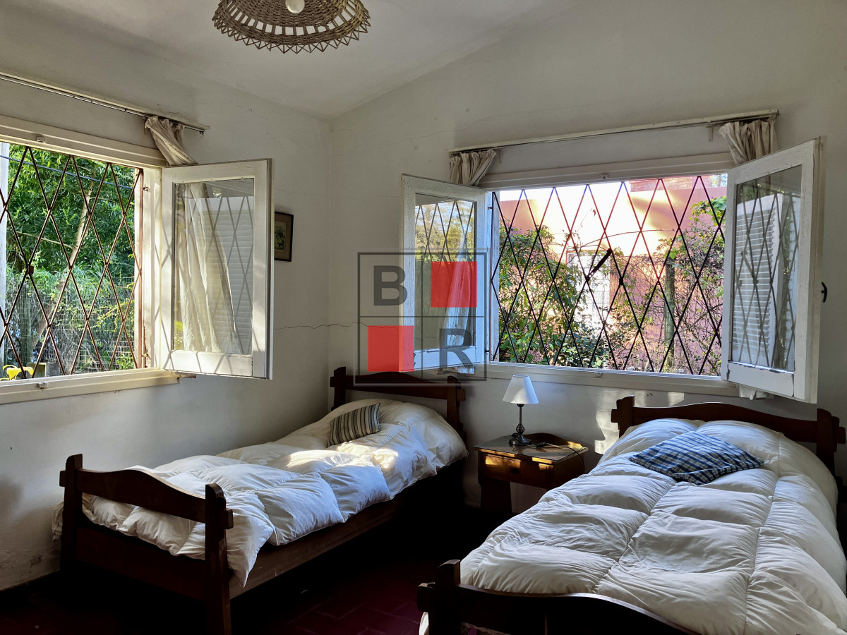 Casa ID.1360 - Oportunidad destacada.Construcción solida sobre muy buen terreno, ubicada en Golf