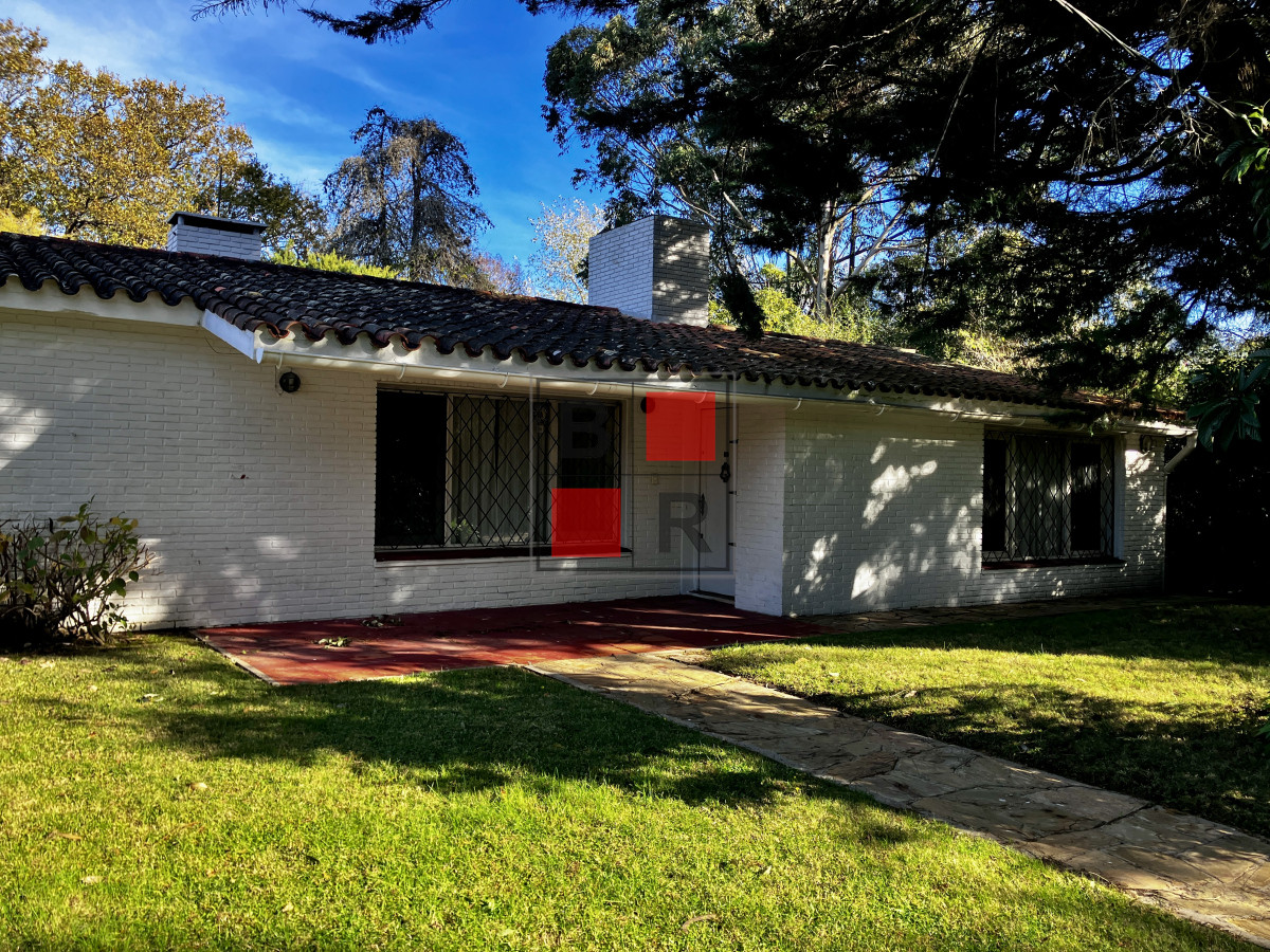 Casa ID.1360 - Oportunidad destacada.Construcción solida sobre muy buen terreno, ubicada en Golf