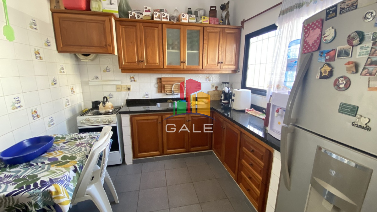 Casa ID.1984 - Quieres estar a pasos de zona comercial ?