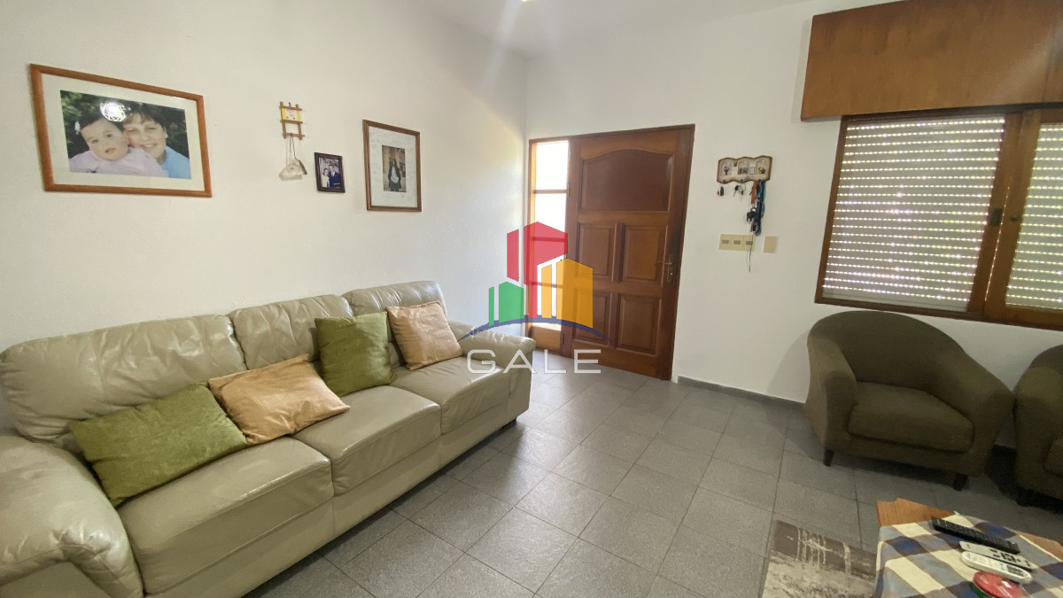 Casa ID.1984 - Quieres estar a pasos de zona comercial ?