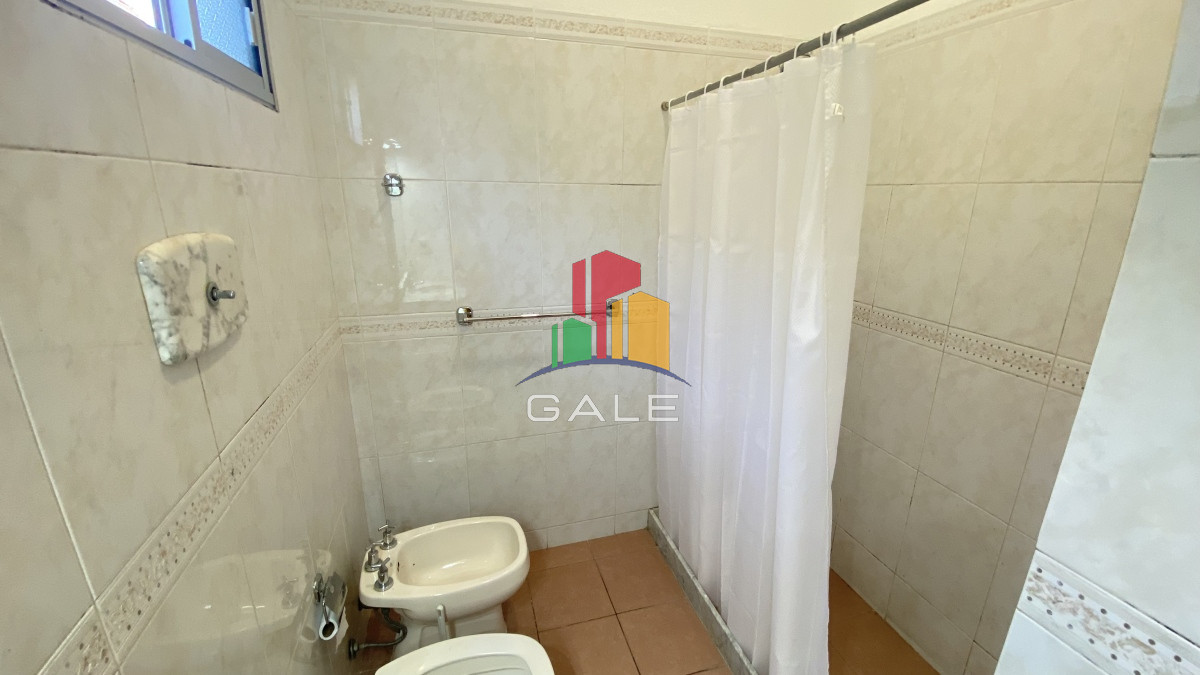 Casa ID.1984 - Quieres estar a pasos de zona comercial ?