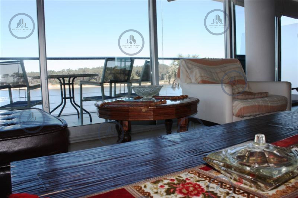 Apartamento ID.1929 - Apartamento en La Barra 3 Dormitorios con Vista al Mar y Terraza, en Venta