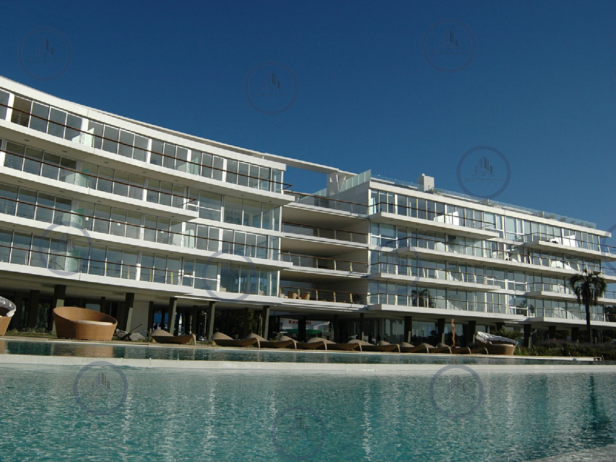 Apartamento ID.1930 - Apartamento en La Barra 3 Dormitorios con Vista directa al Mar, En Venta