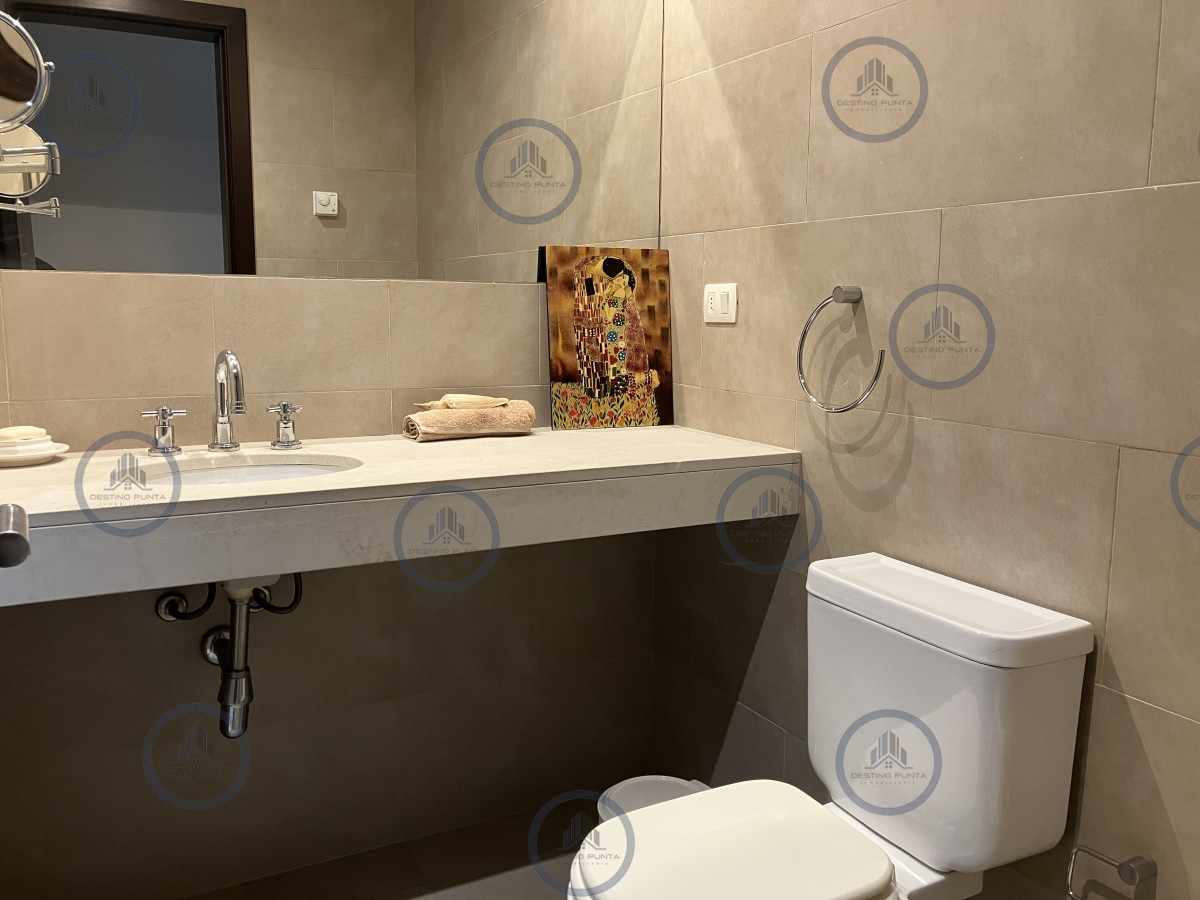 Apartamento ID.1930 - Apartamento en La Barra 3 Dormitorios con Vista directa al Mar, En Venta
