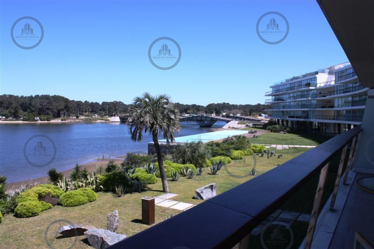 Apartamento ID.1929 - Apartamento en La Barra 3 Dormitorios con Vista al Mar y Terraza, en Venta