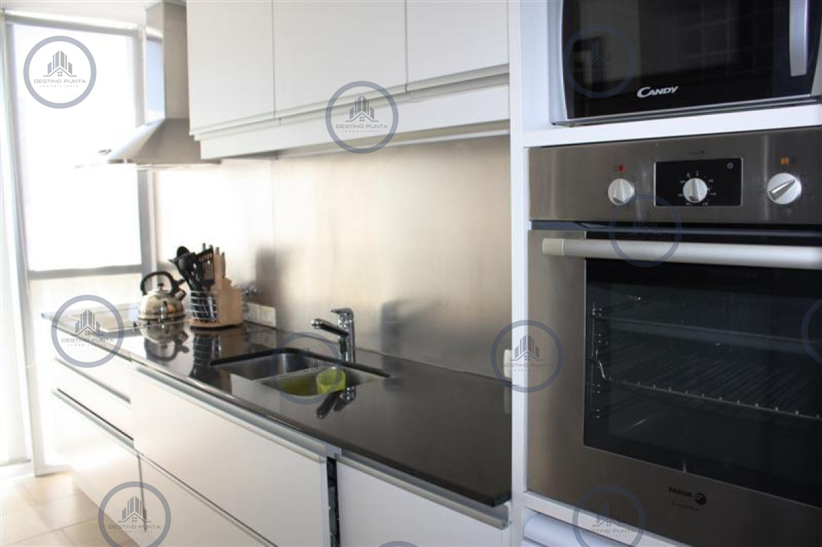 Apartamento ID.1929 - Apartamento en La Barra 3 Dormitorios con Vista al Mar y Terraza, en Venta