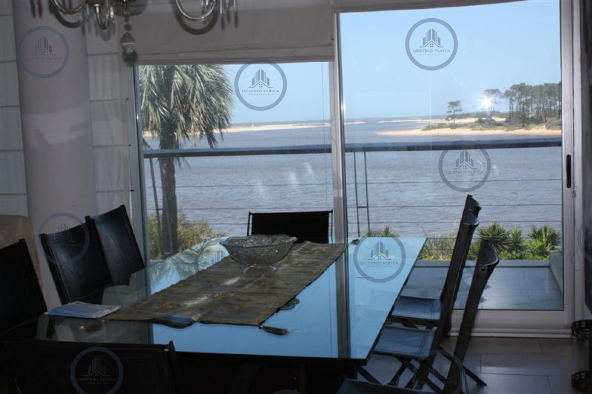 Apartamento ID.1929 - Apartamento en La Barra 3 Dormitorios con Vista al Mar y Terraza, en Venta