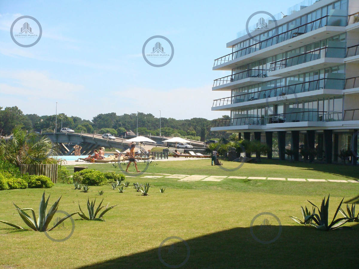 Apartamento ID.1930 - Apartamento en La Barra 3 Dormitorios con Vista directa al Mar, En Venta
