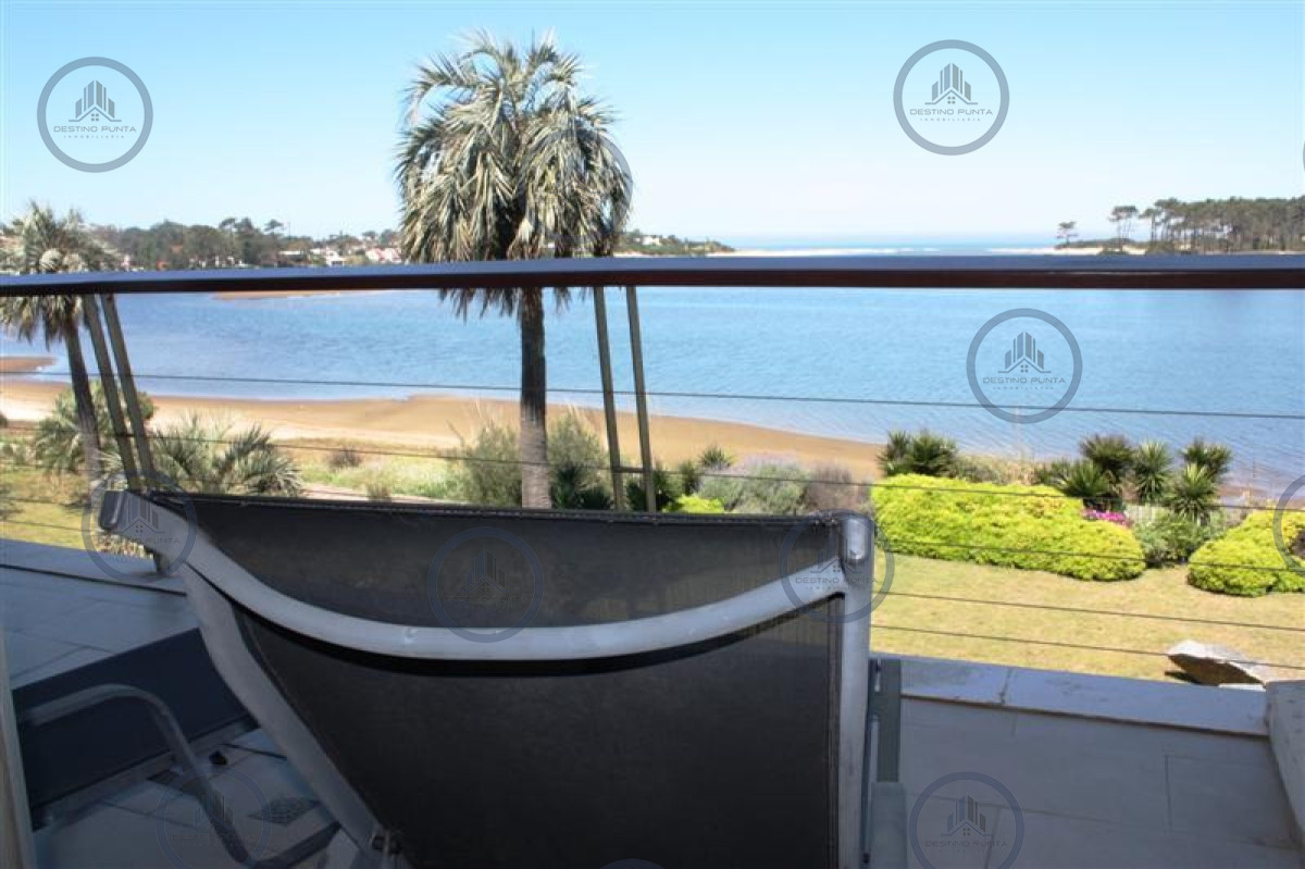 Apartamento ID.1929 - Apartamento en La Barra 3 Dormitorios con Vista al Mar y Terraza, en Venta