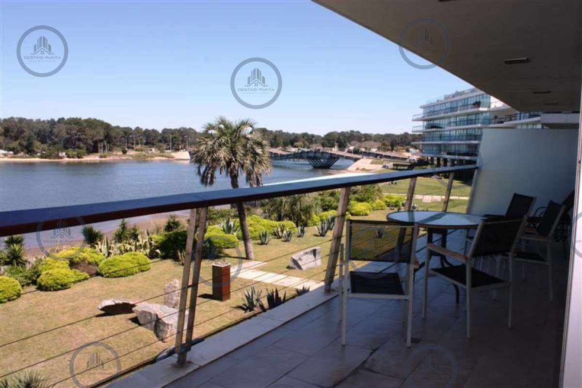 Apartamento ID.1929 - Apartamento en La Barra 3 Dormitorios con Vista al Mar y Terraza, en Venta
