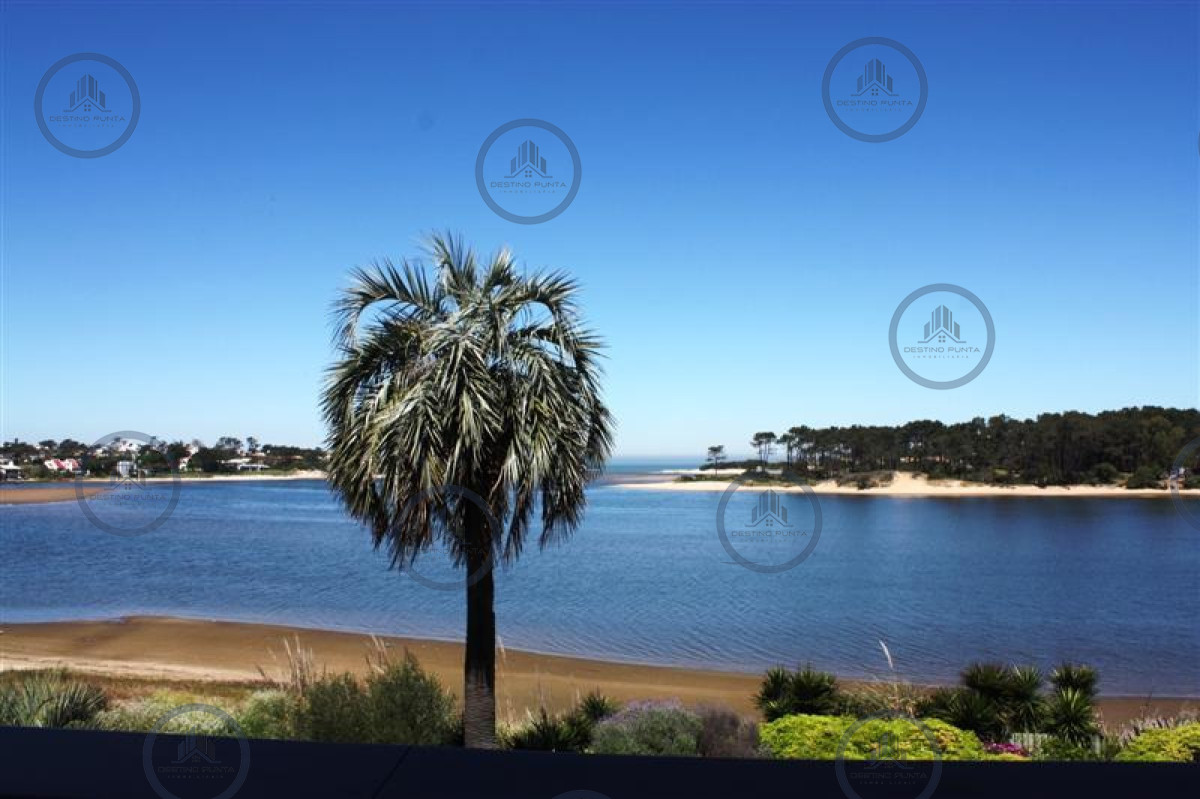 Apartamento ID.1929 - Apartamento en La Barra 3 Dormitorios con Vista al Mar y Terraza, en Venta