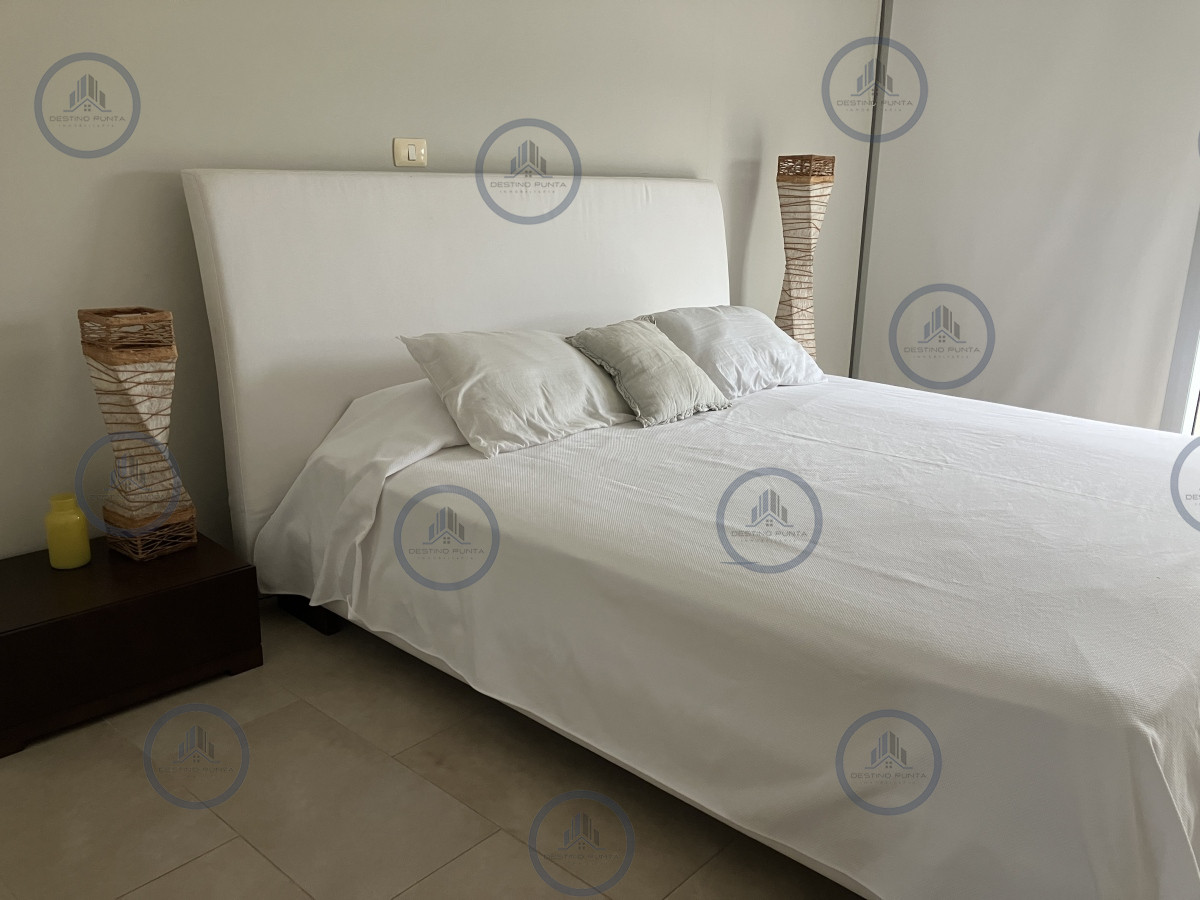 Apartamento ID.1930 - Apartamento en La Barra 3 Dormitorios con Vista directa al Mar, En Venta
