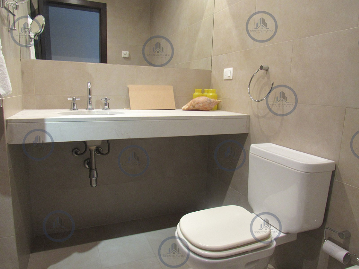 Apartamento ID.1930 - Apartamento en La Barra 3 Dormitorios con Vista directa al Mar, En Venta