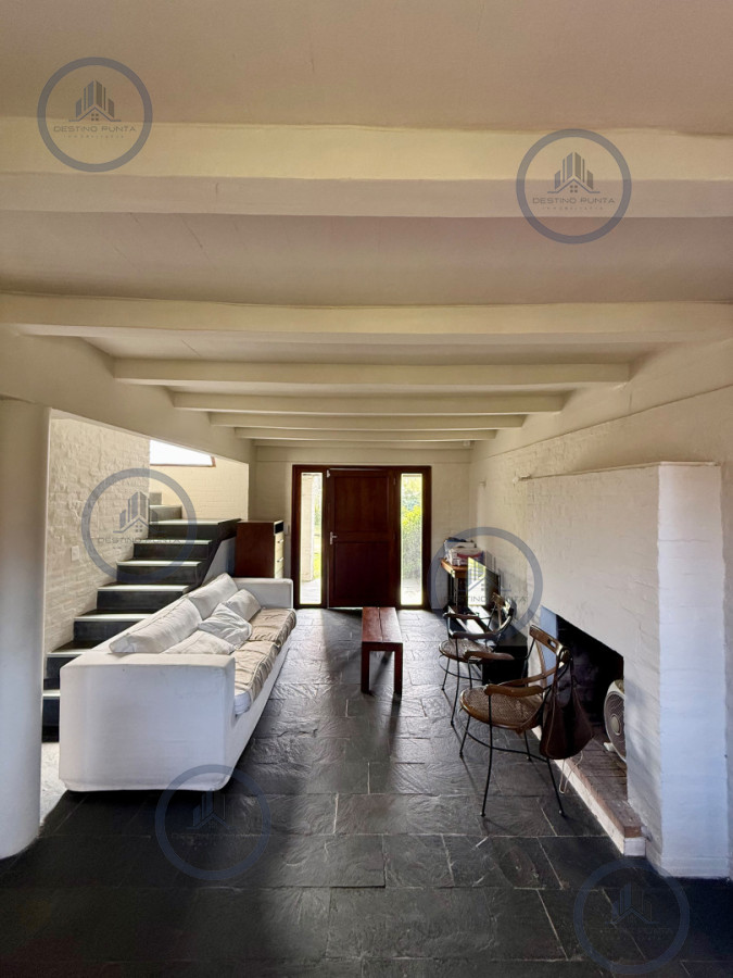 Casa en Barrio privado con piscina y cancha de tenis. Zona Pinares — fotografía 3