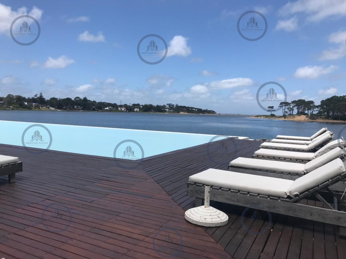 Apartamento ID.1929 - Apartamento en La Barra 3 Dormitorios con Vista al Mar y Terraza, en Venta