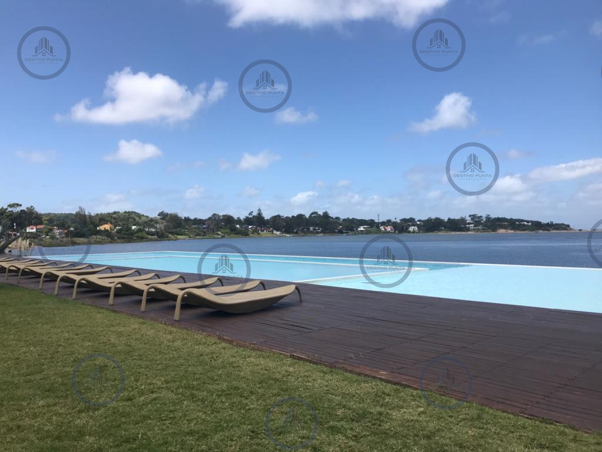 Apartamento ID.1929 - Apartamento en La Barra 3 Dormitorios con Vista al Mar y Terraza, en Venta