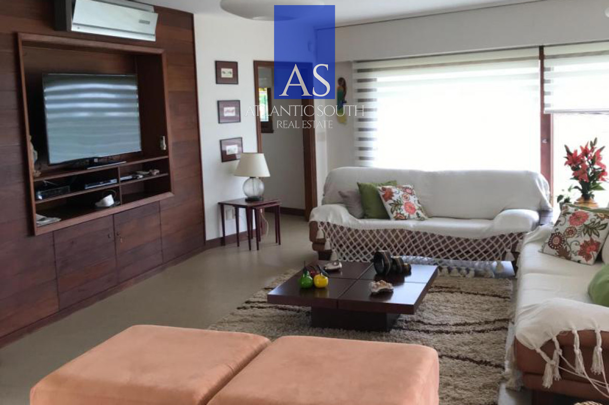 Casa ID.5120 - Casa de 4 dormitorios con vista al mar y piscina climatizada