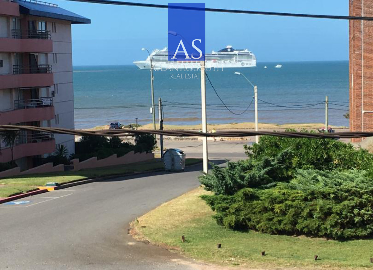 Casa ID.5120 - Casa de 4 dormitorios con vista al mar y piscina climatizada