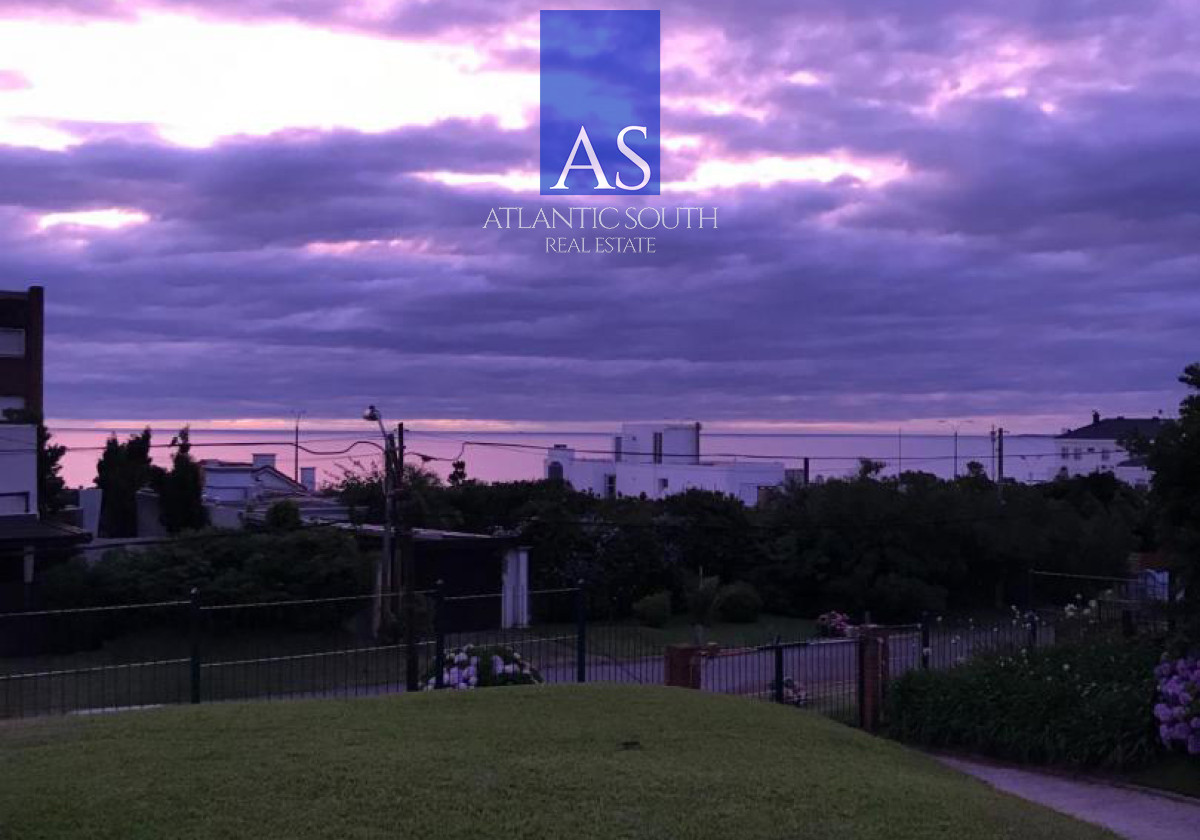 Casa ID.5120 - Casa de 4 dormitorios con vista al mar y piscina climatizada