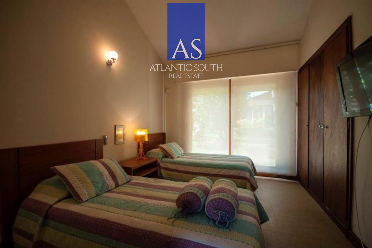 Casa ID.5120 - Casa de 4 dormitorios con vista al mar y piscina climatizada