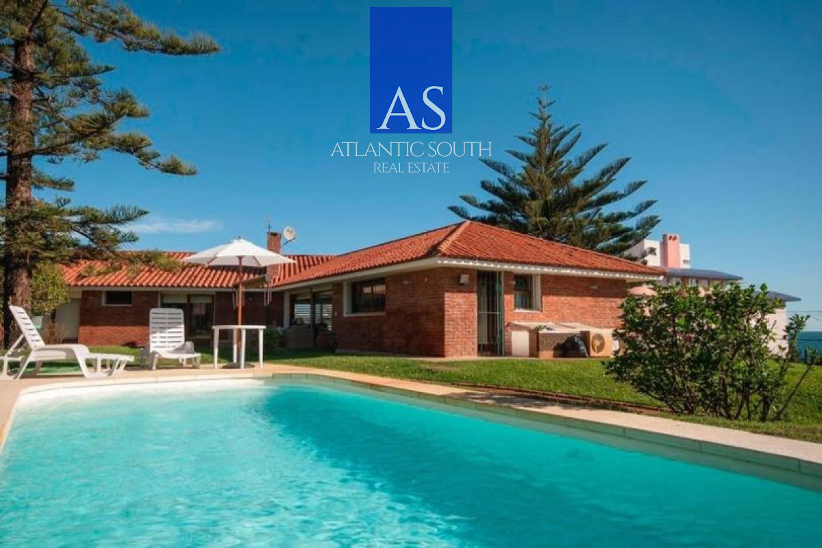 Casa ID.5120 - Casa de 4 dormitorios con vista al mar y piscina climatizada