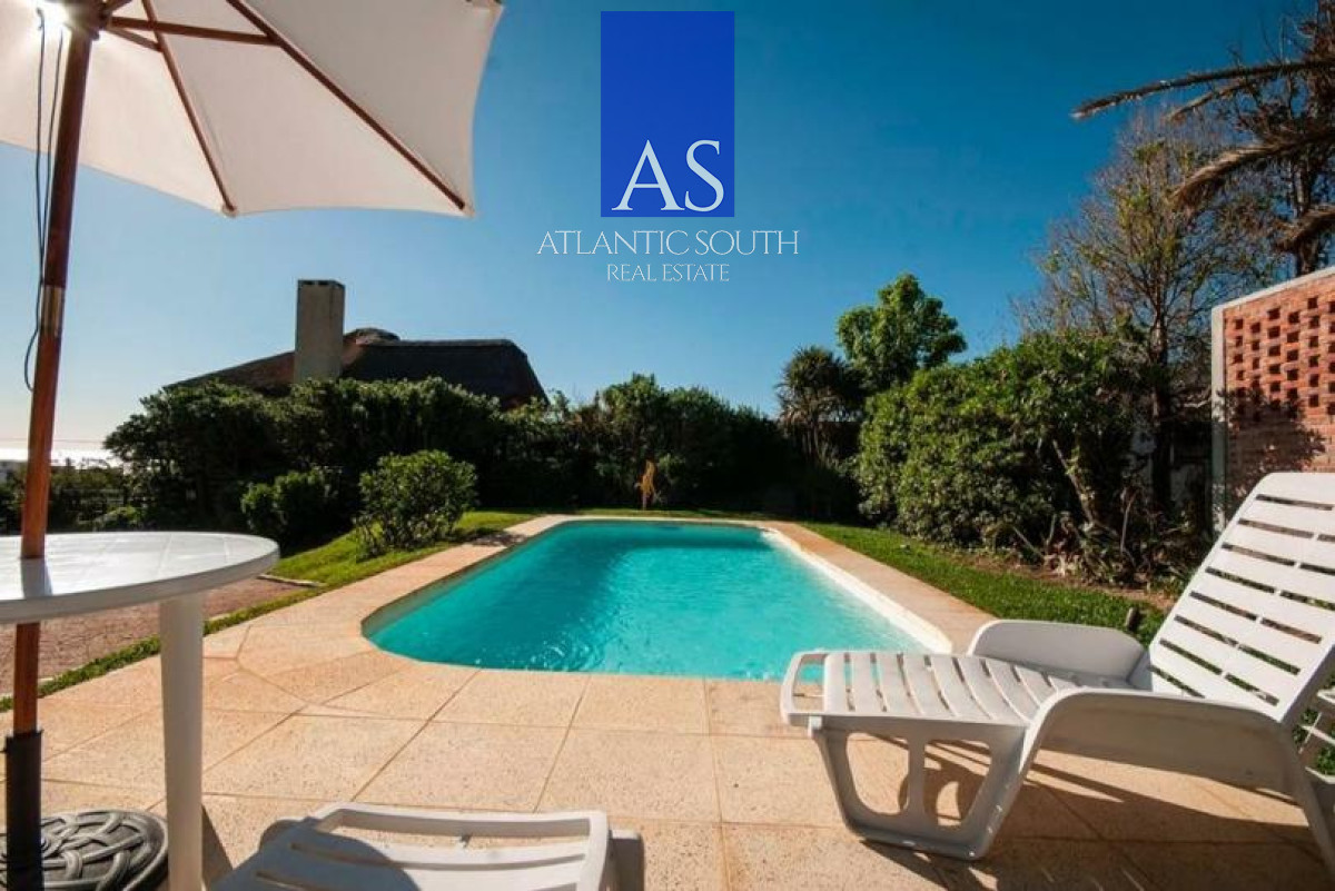 Casa ID.5120 - Casa de 4 dormitorios con vista al mar y piscina climatizada