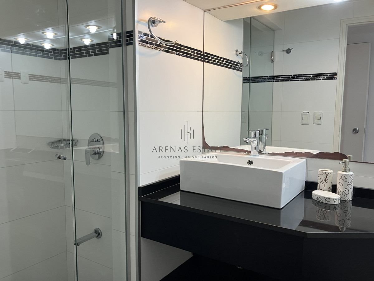 Apartamento ID.2351 - Apartamento en Venta en Península , Punta del Este , 3 dormitorios y servicio