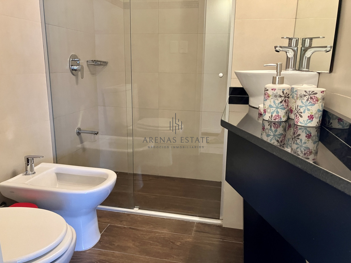 Apartamento ID.2351 - Apartamento en Venta en Península , Punta del Este , 3 dormitorios y servicio