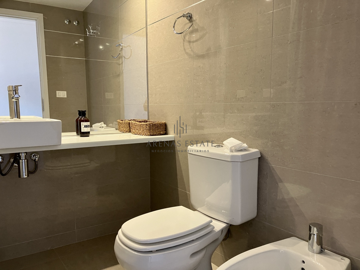 Apartamento ID.2262 - Apartamento en venta a metros de playa Mansa amueblado a estrenar.