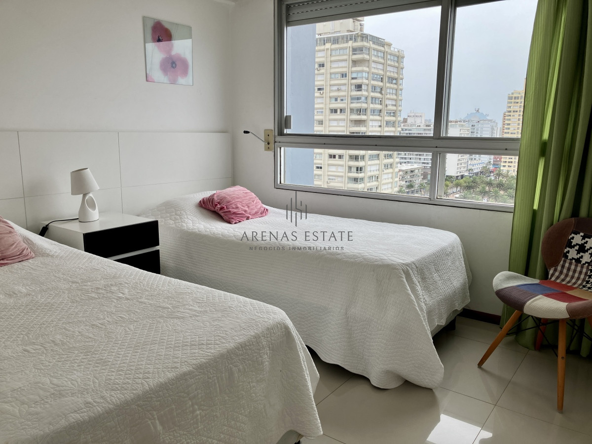 Apartamento ID.2351 - Apartamento en Venta en Península , Punta del Este , 3 dormitorios y servicio
