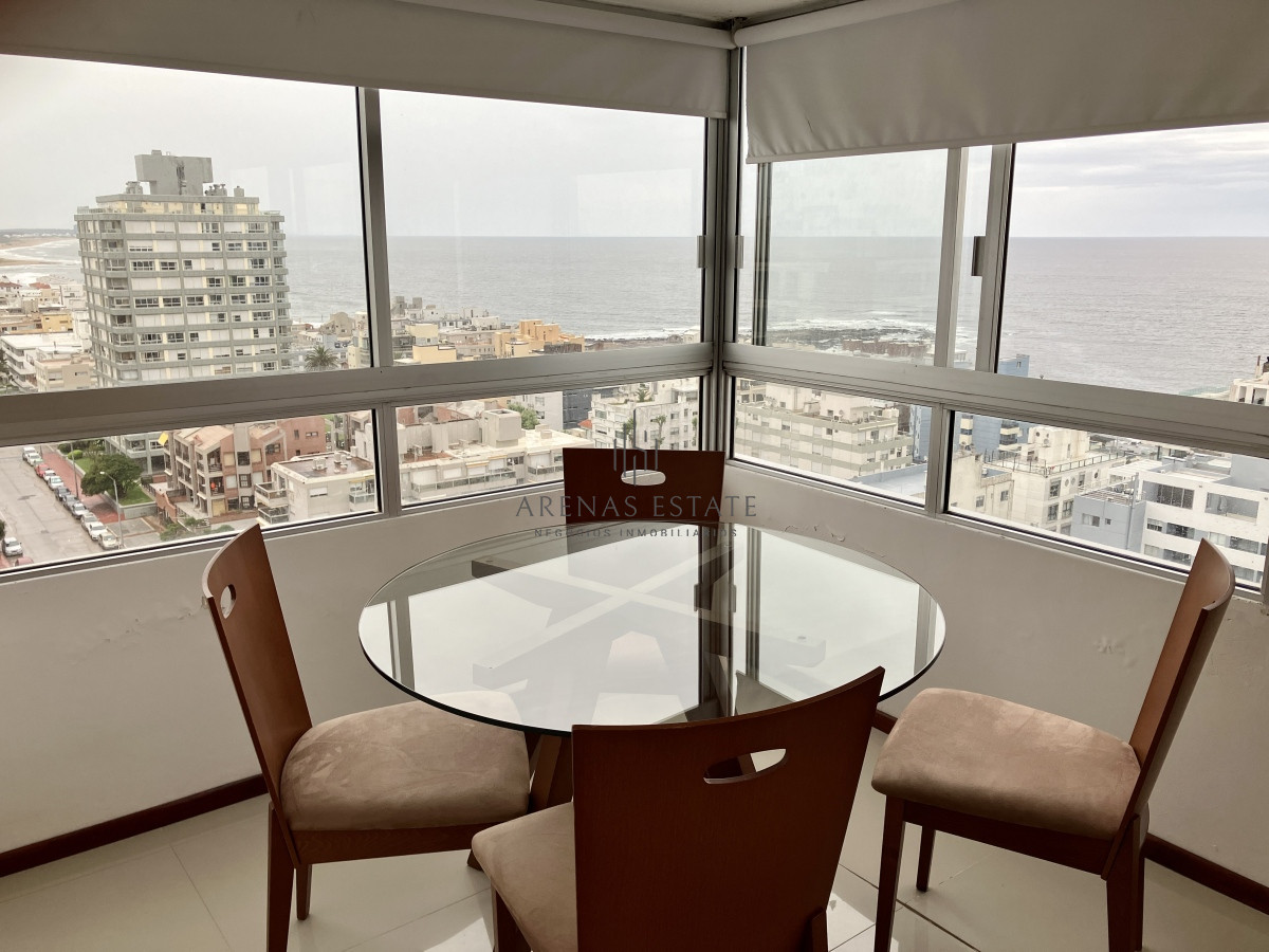 Apartamento ID.2351 - Apartamento en Venta en Península , Punta del Este , 3 dormitorios y servicio
