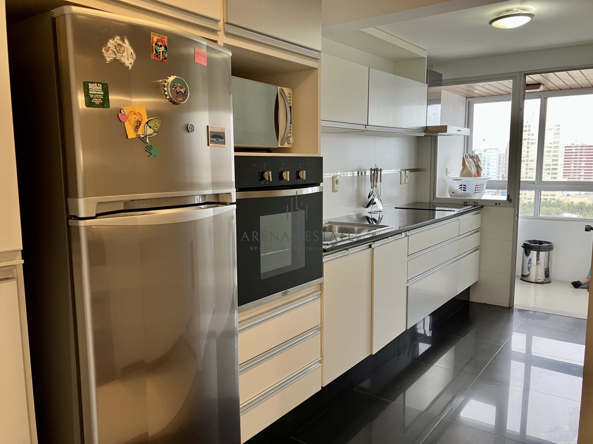 Apartamento ID.2351 - Apartamento en Venta en Península , Punta del Este , 3 dormitorios y servicio