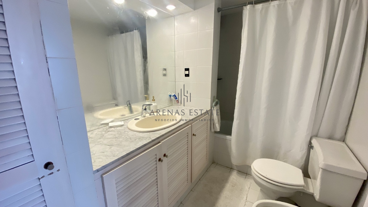 Apartamento ID.2334 - Apartamento de 3 dormitorios en venta en Punta del Este 