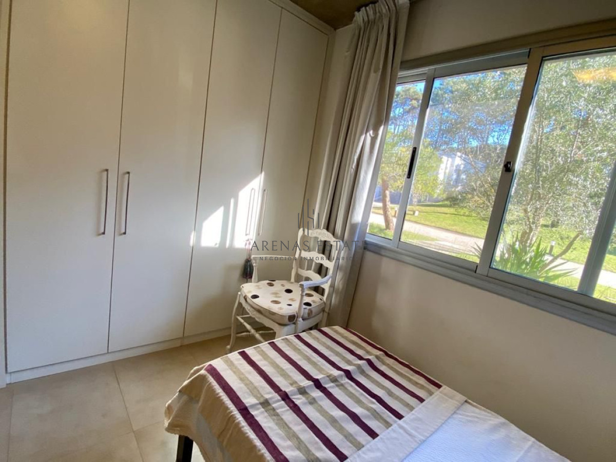 Casa ID.2879 - Moderna propiedad en barrio privado 