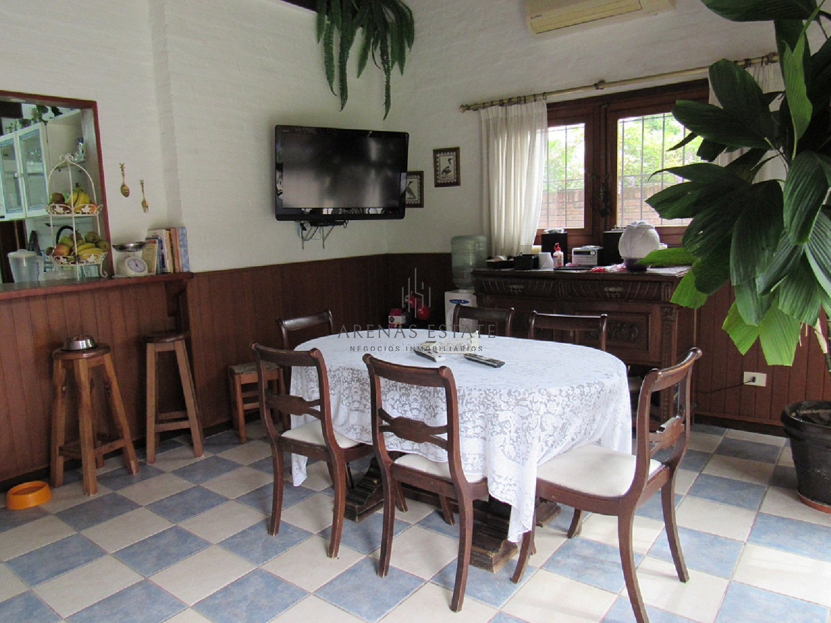Casa ID.2878 - Casa en Mansa 4 dormitorios y dependencia, con piscina y barbacoa