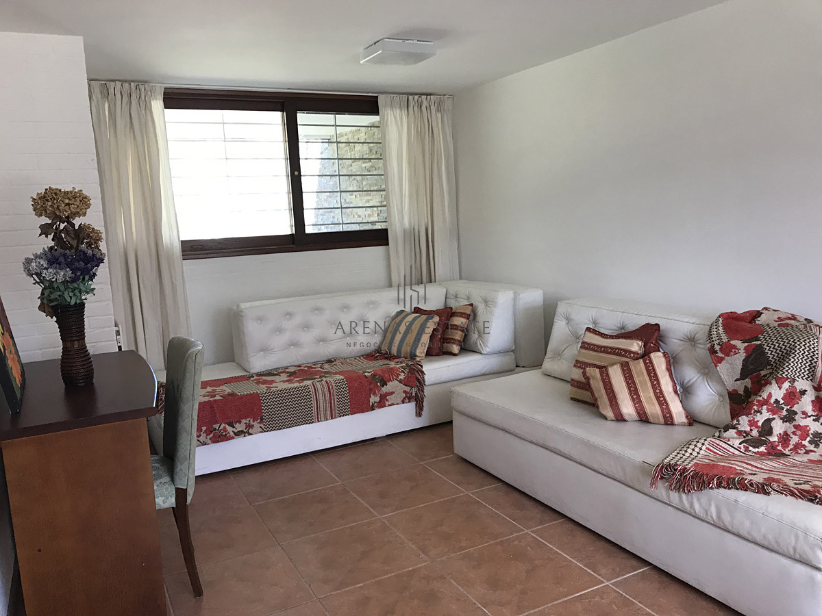 Casa ID.4048 - Casa en Mansa 4 dormitorios con piscina y barbacoa