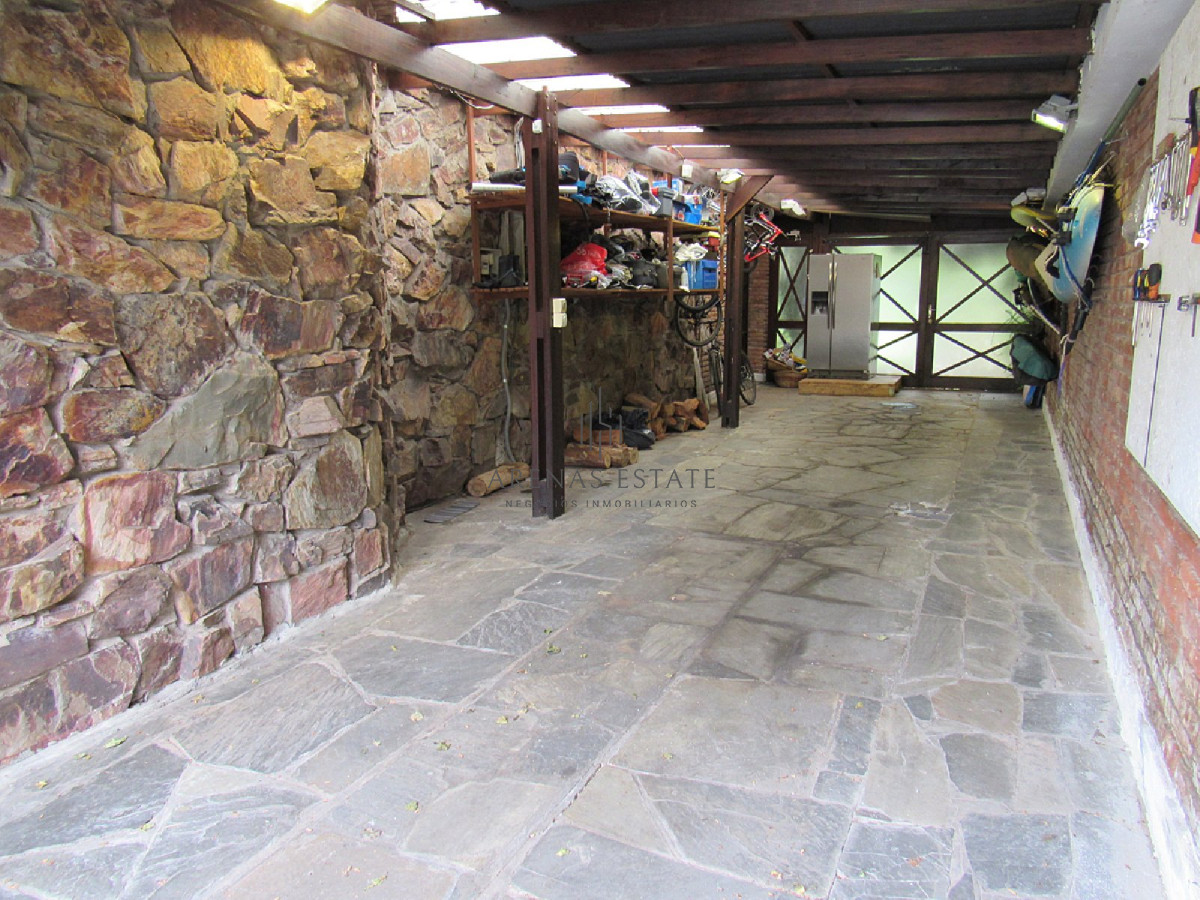 Casa ID.2878 - Casa en Mansa 4 dormitorios y dependencia, con piscina y barbacoa