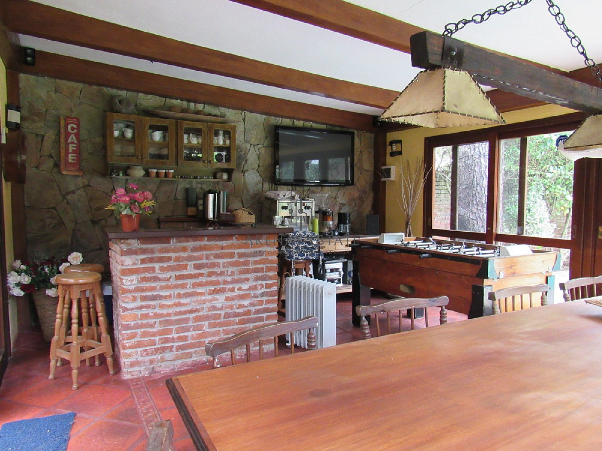 Casa ID.2878 - Casa en Mansa 4 dormitorios y dependencia, con piscina y barbacoa