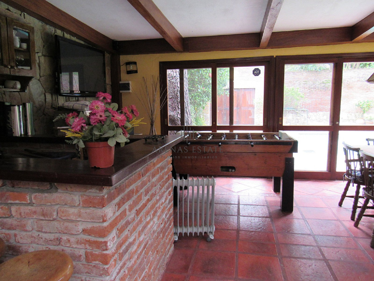 Casa ID.2878 - Casa en Mansa 4 dormitorios y dependencia, con piscina y barbacoa